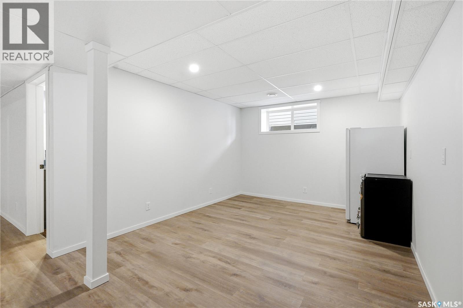 705 Gowan ROAD - 32