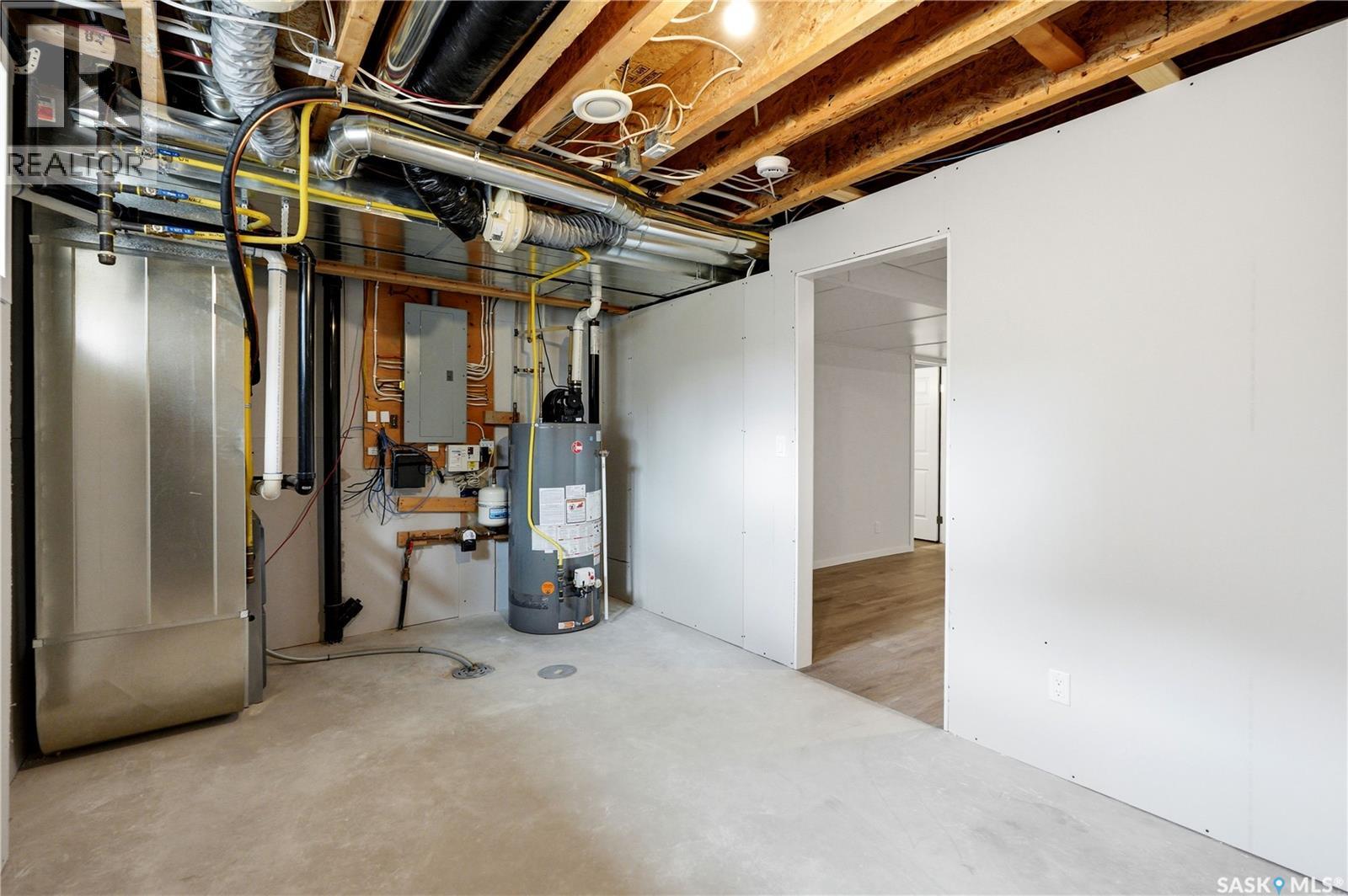 705 Gowan ROAD - 36