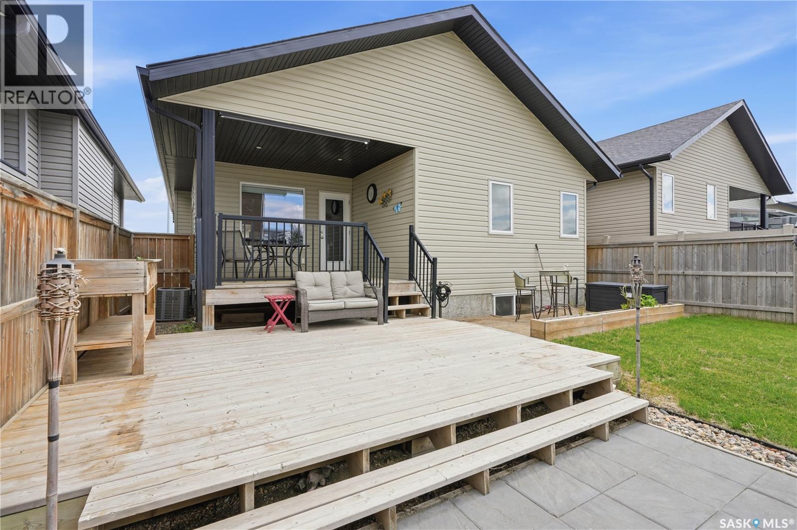 705 Gowan ROAD - 39