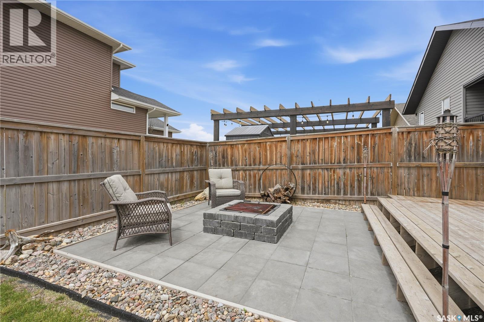705 Gowan ROAD - 43