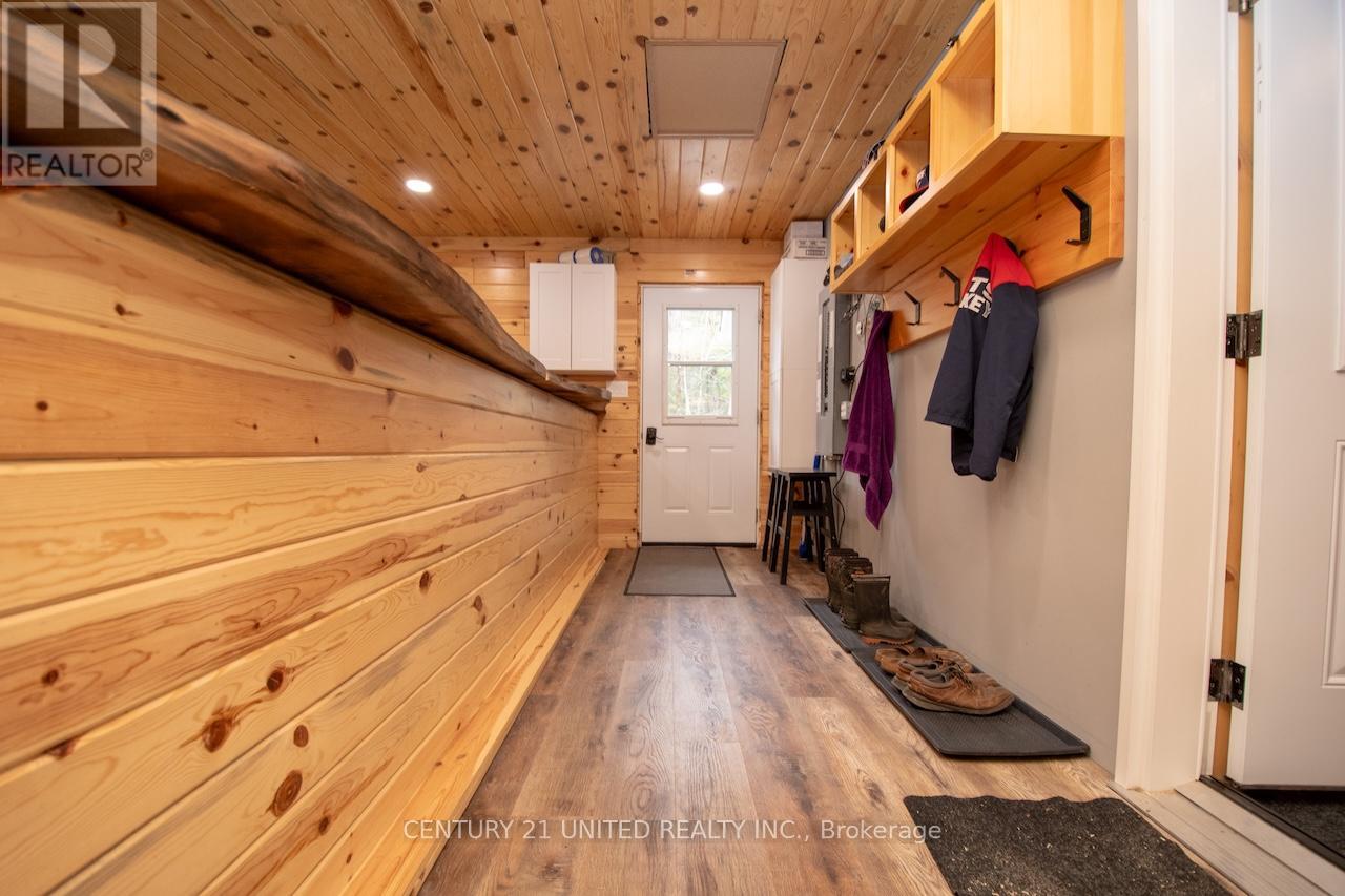 1525 SOUTH BAPTISTE LAKE ROAD - 41
