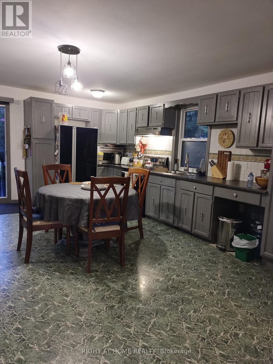 2323 LAKESHORE DRIVE - 18