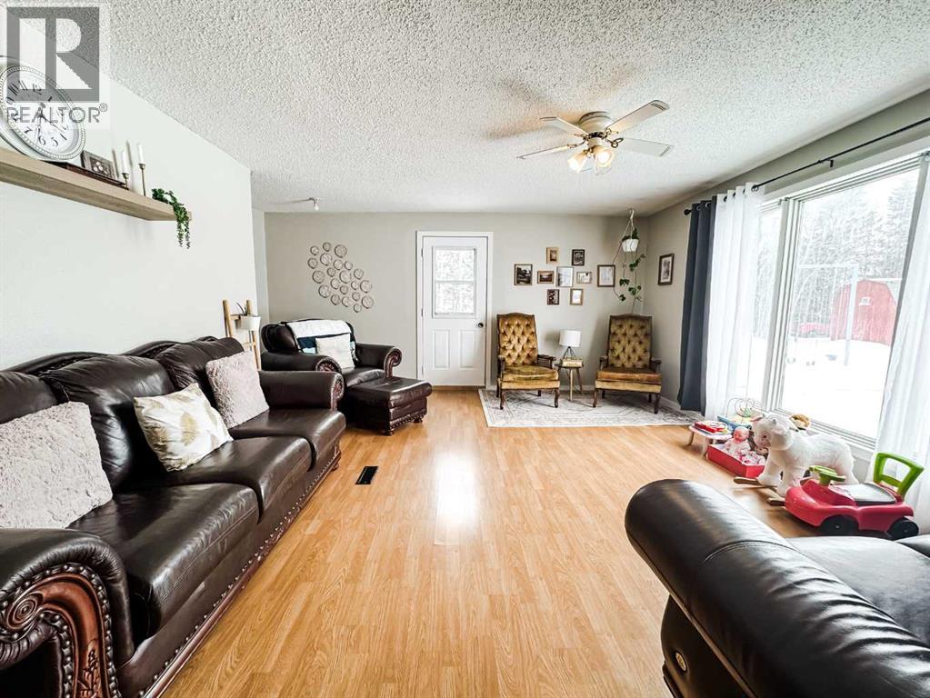 107401 Highway 697 Highway - 33