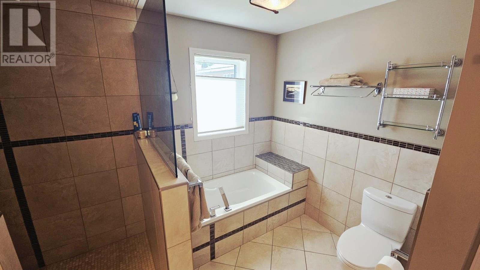 706 East Green Bay RD - 11