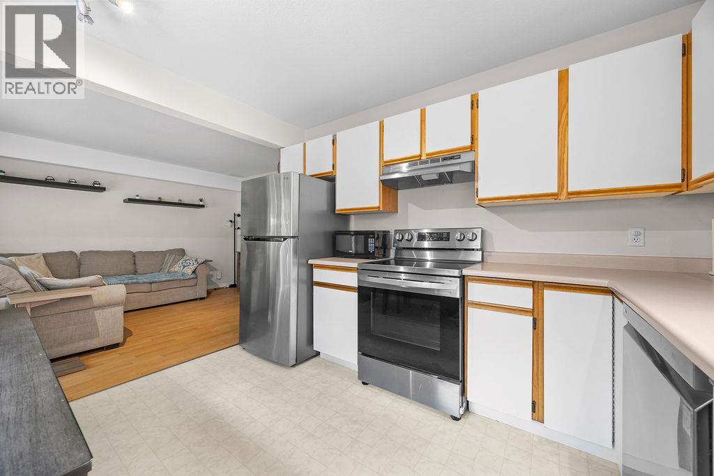 #UNIT E 4008 24 Avenue - 8