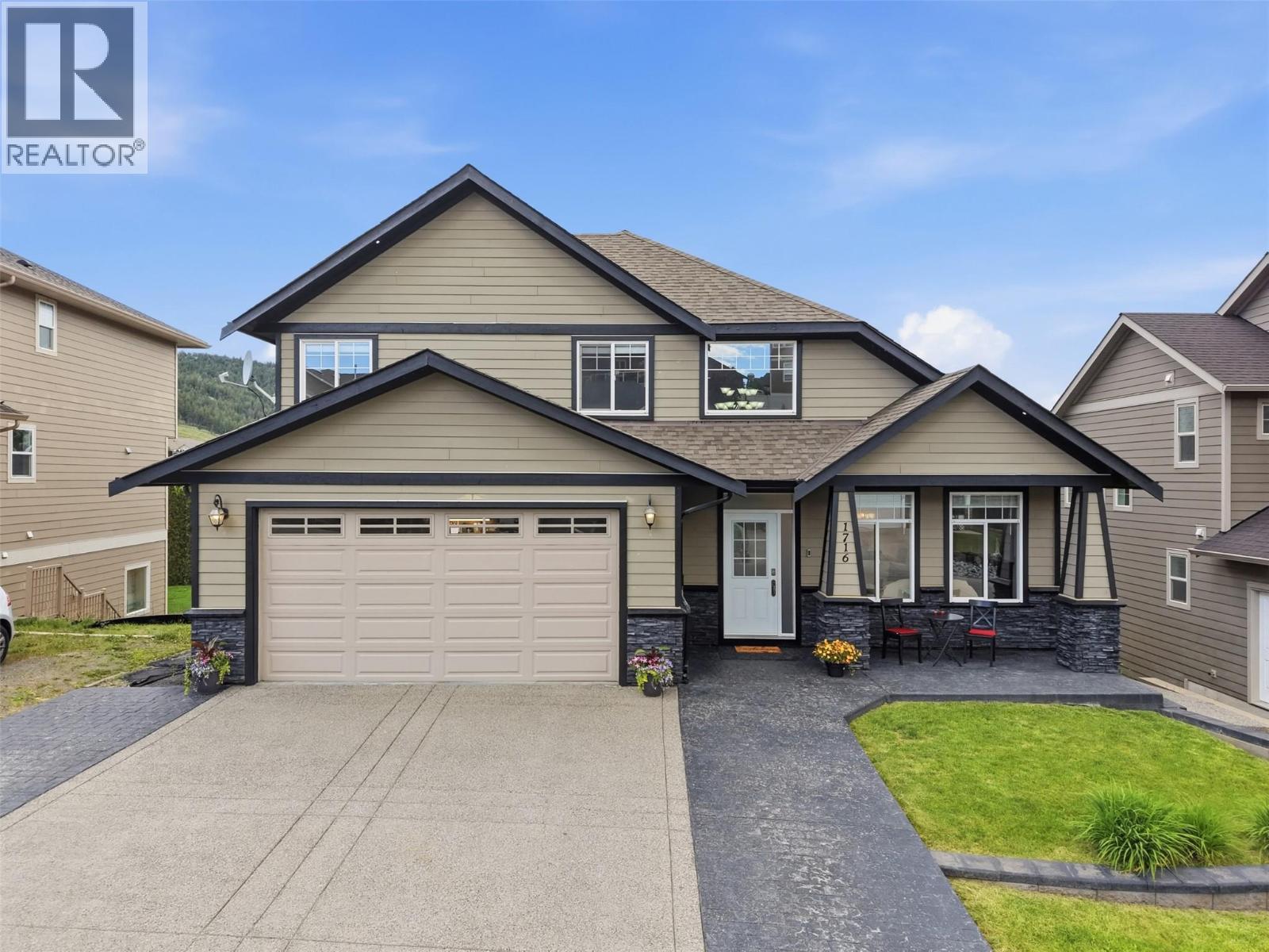 1716 FOXTAIL Drive - Image 2