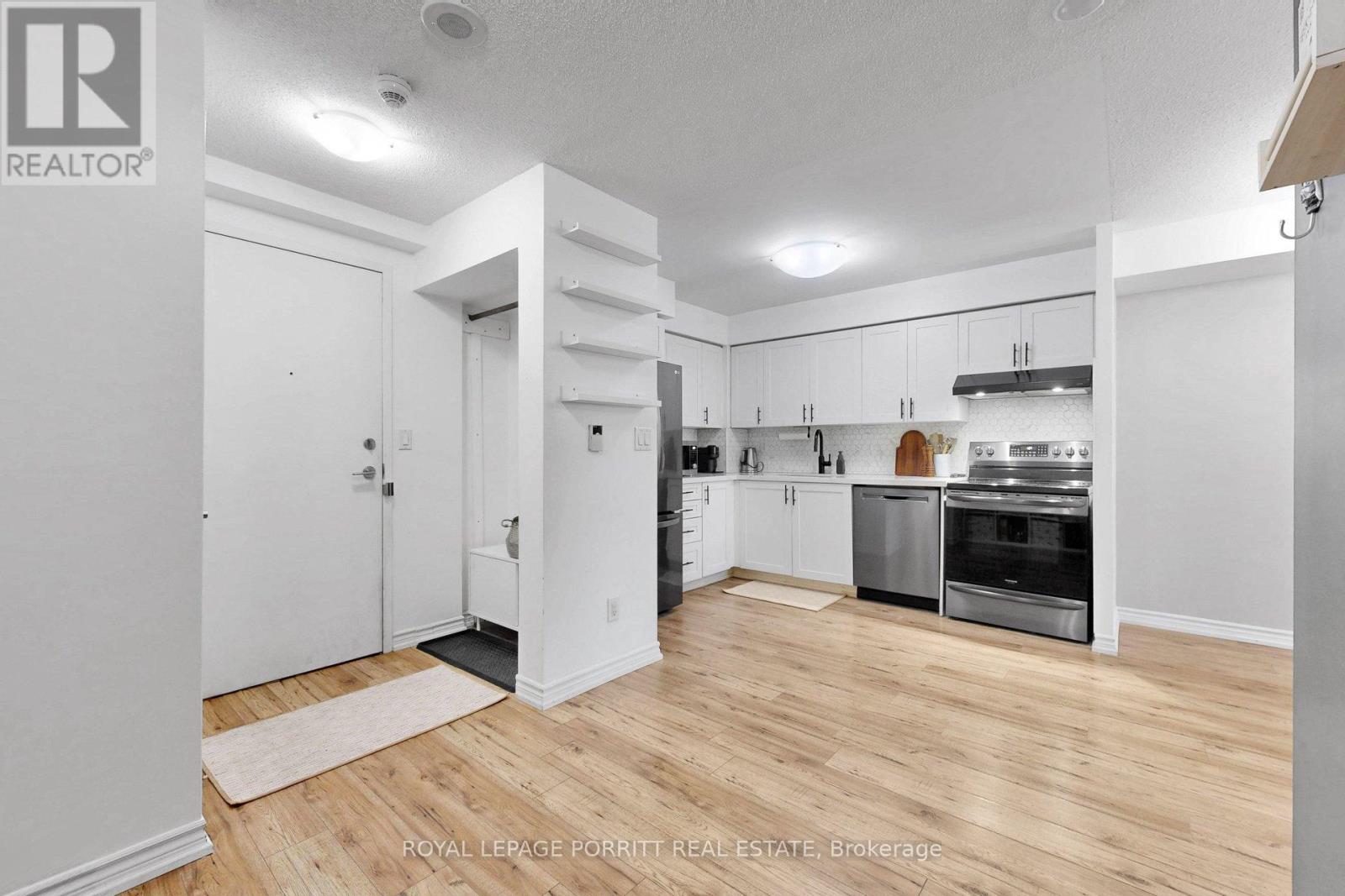 #927 3888 DUKE OF YORK BOULEVARD - 7