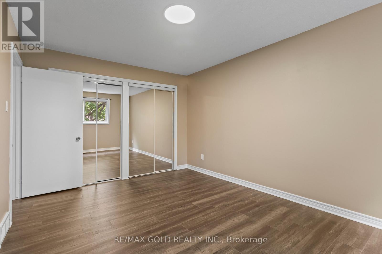 1588 ALDERSBROOK ROAD - 22
