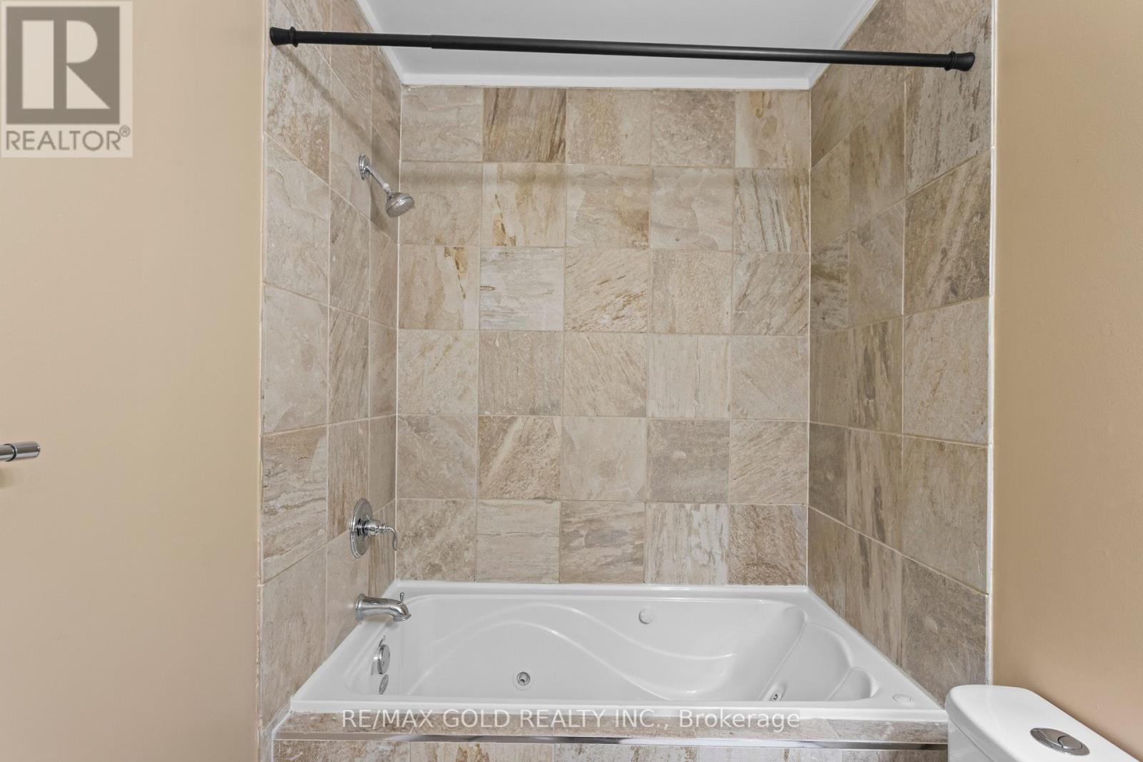 1588 ALDERSBROOK ROAD - 24