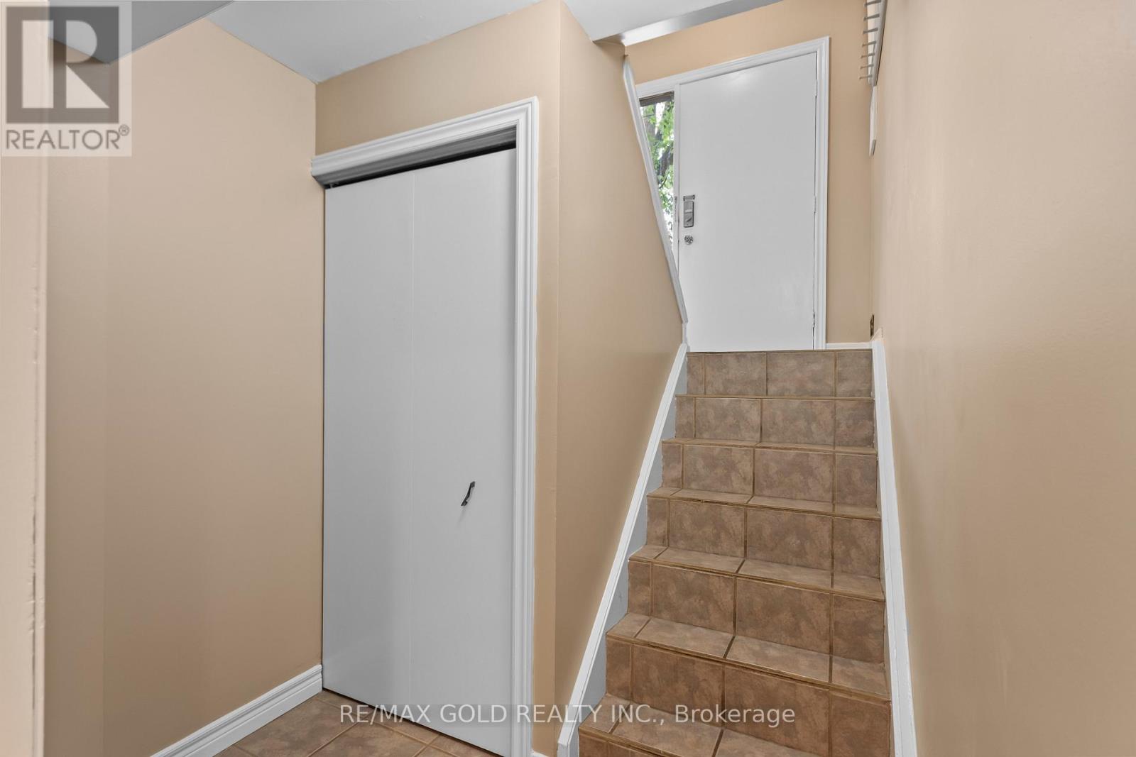 1588 ALDERSBROOK ROAD - 25
