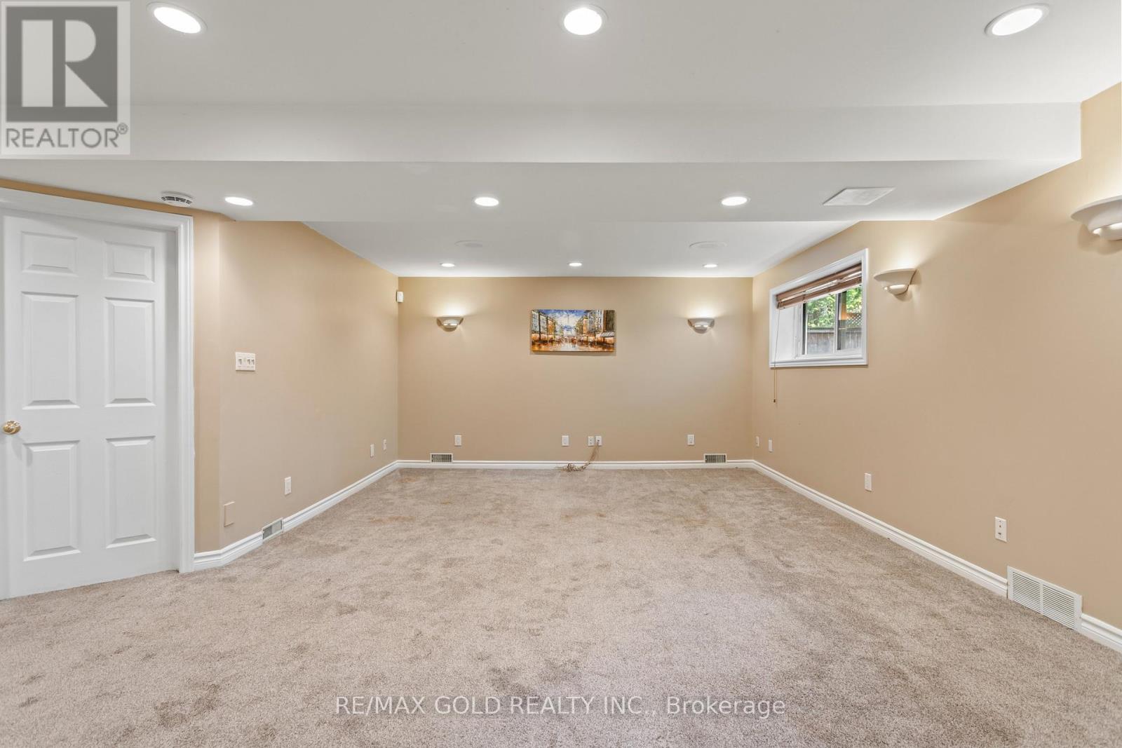 1588 ALDERSBROOK ROAD - 28