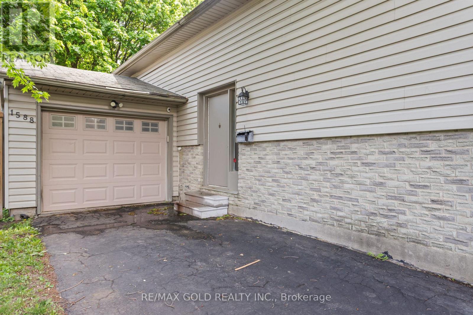 1588 ALDERSBROOK ROAD - 3