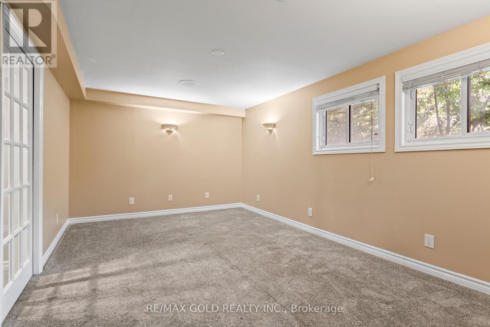 1588 ALDERSBROOK ROAD - 34