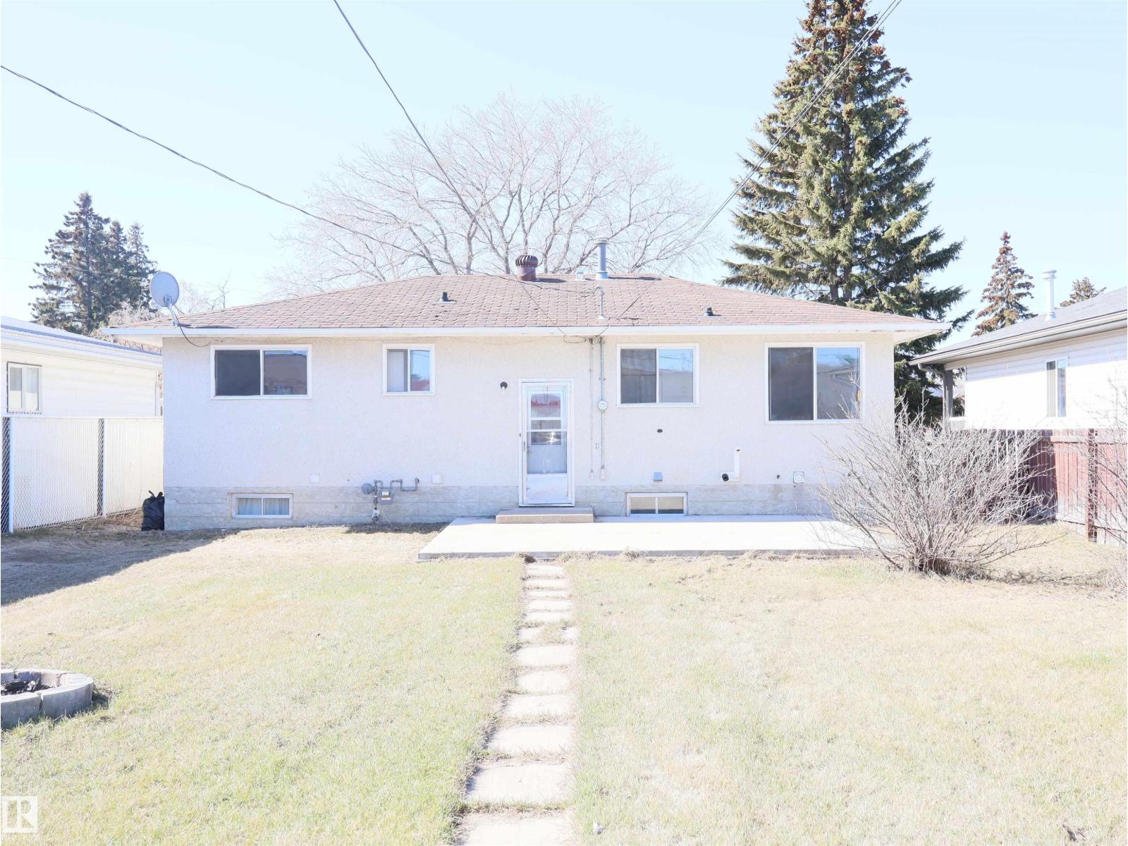 4934 49 Avenue - 5