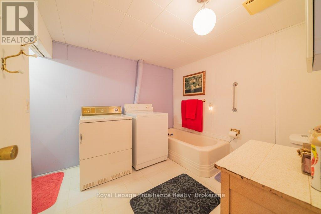 103 NORTH MAZINAW ROAD - 17
