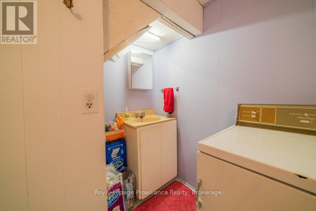 103 NORTH MAZINAW ROAD - 18