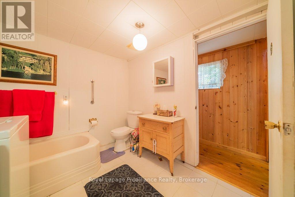 103 NORTH MAZINAW ROAD - 22