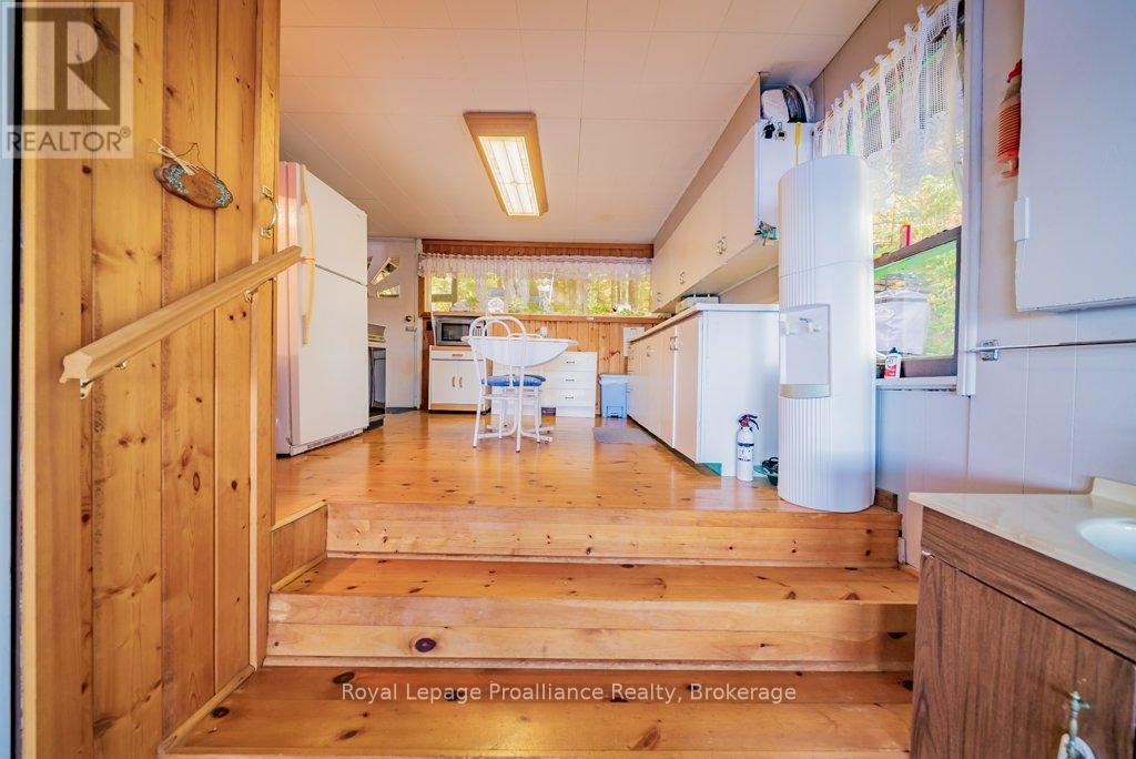 103 NORTH MAZINAW ROAD - 7