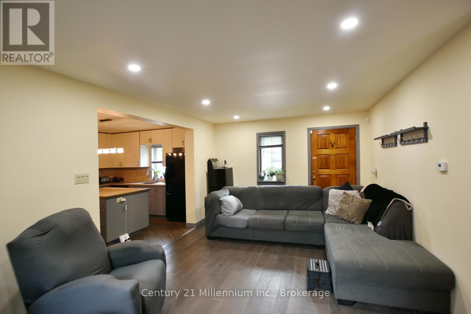 25 BERKELY STREET - 21
