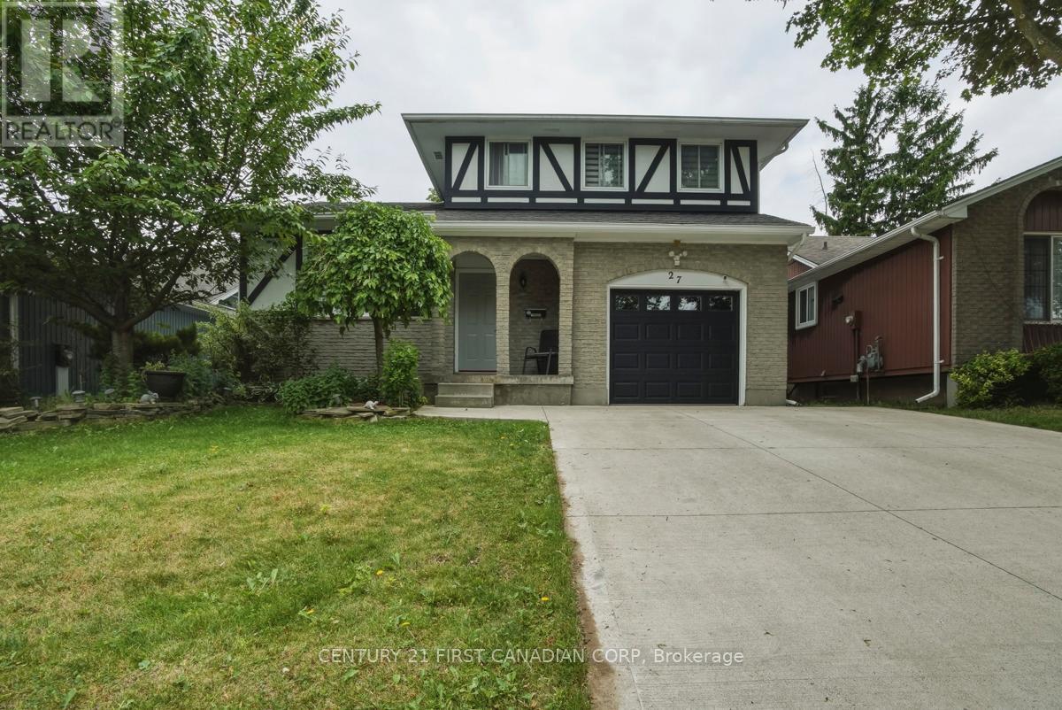 27 TUMBLEWEED CRESCENT - 1
