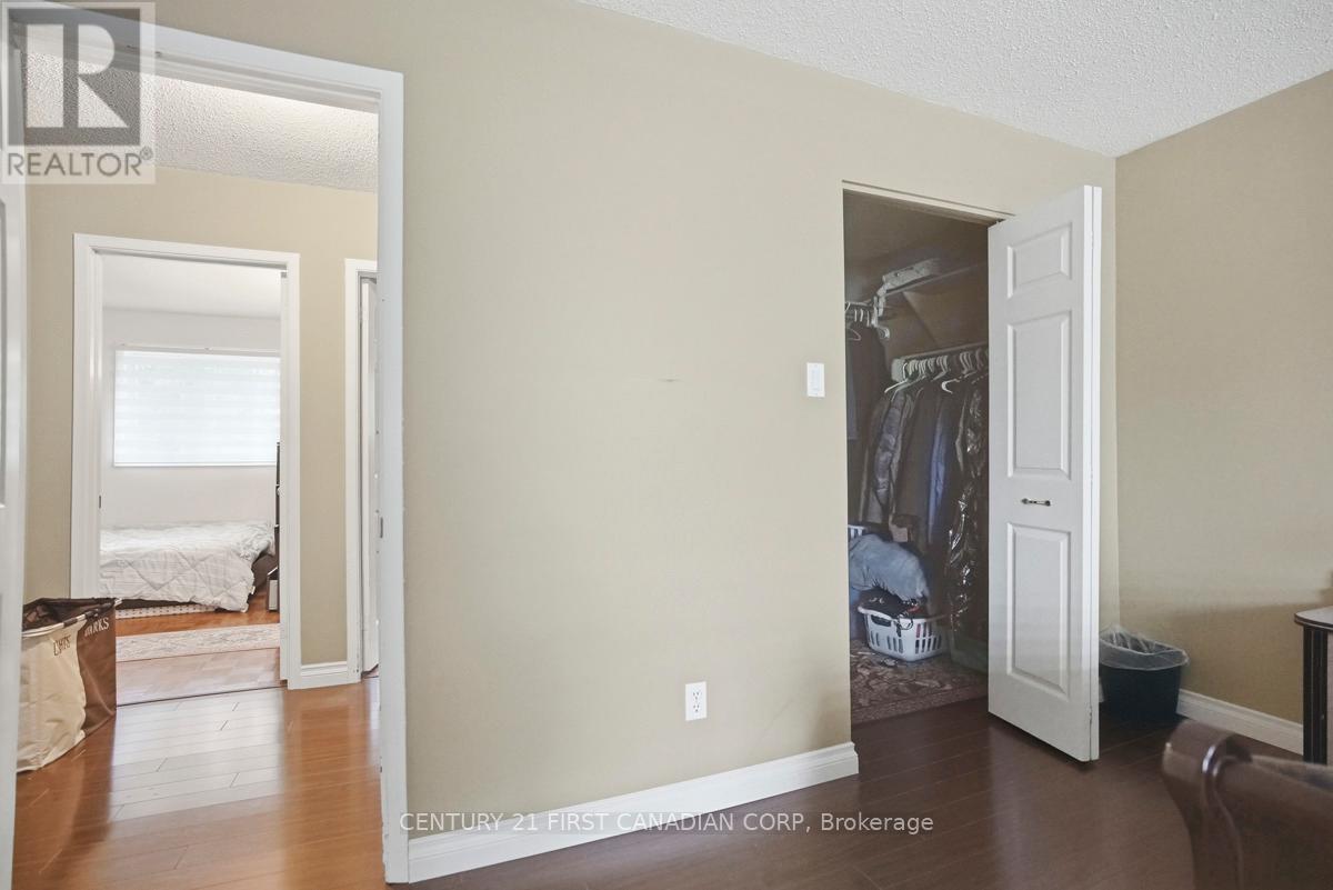 27 TUMBLEWEED CRESCENT - 24