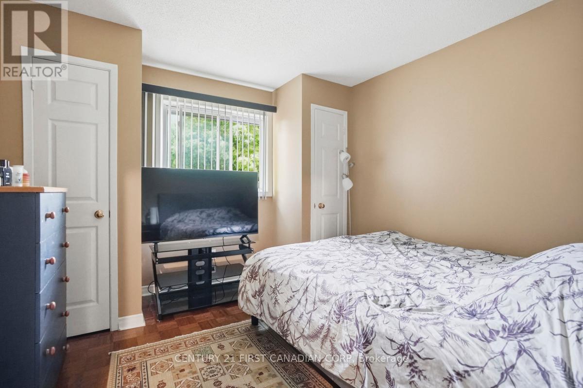 27 TUMBLEWEED CRESCENT - 25