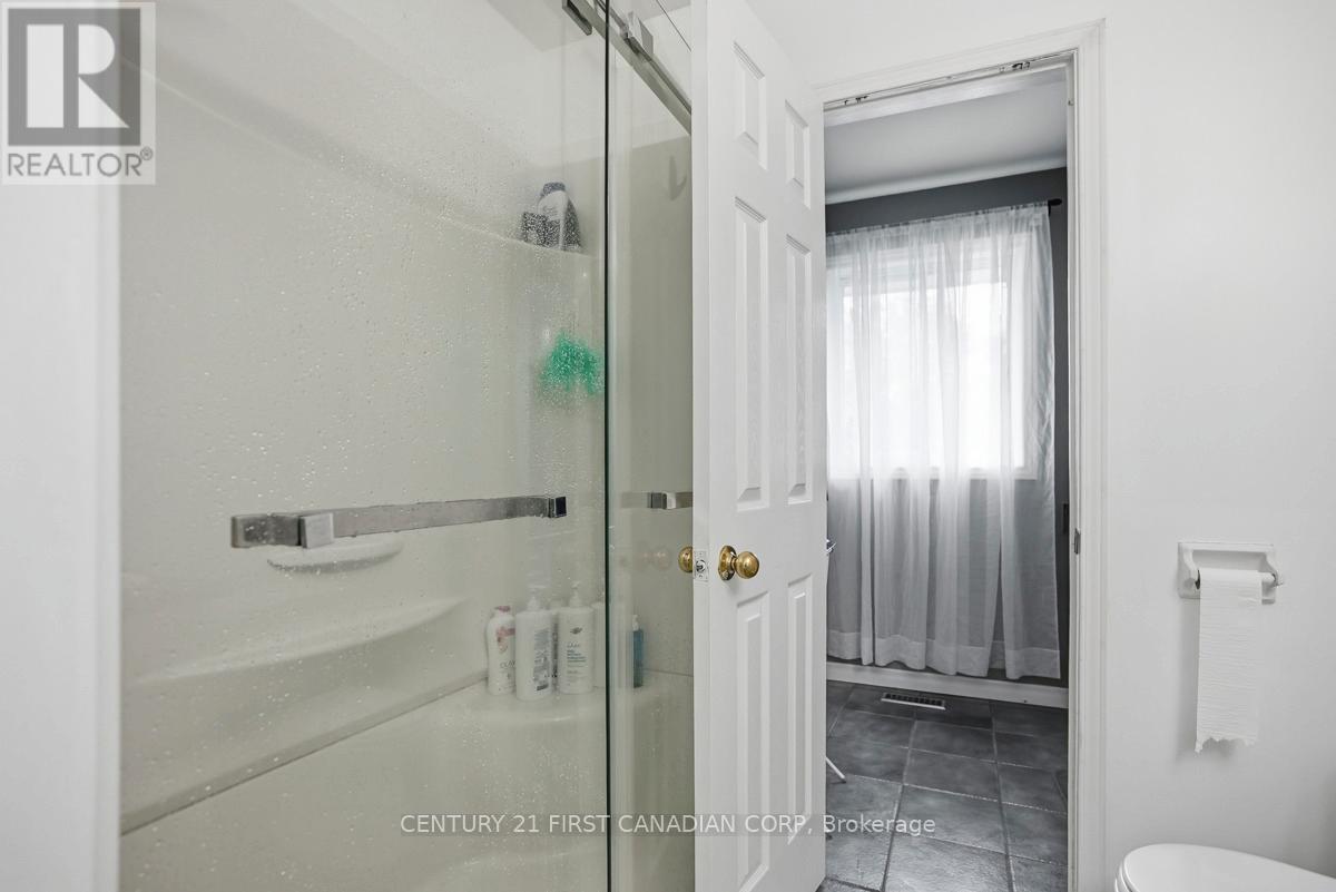 27 TUMBLEWEED CRESCENT - 28