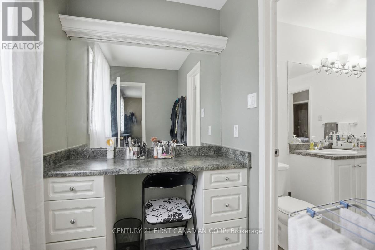 27 TUMBLEWEED CRESCENT - 29