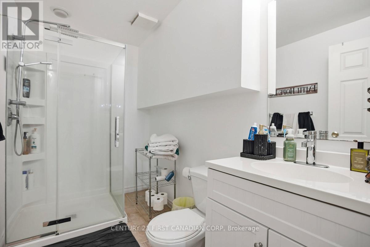 27 TUMBLEWEED CRESCENT - 32