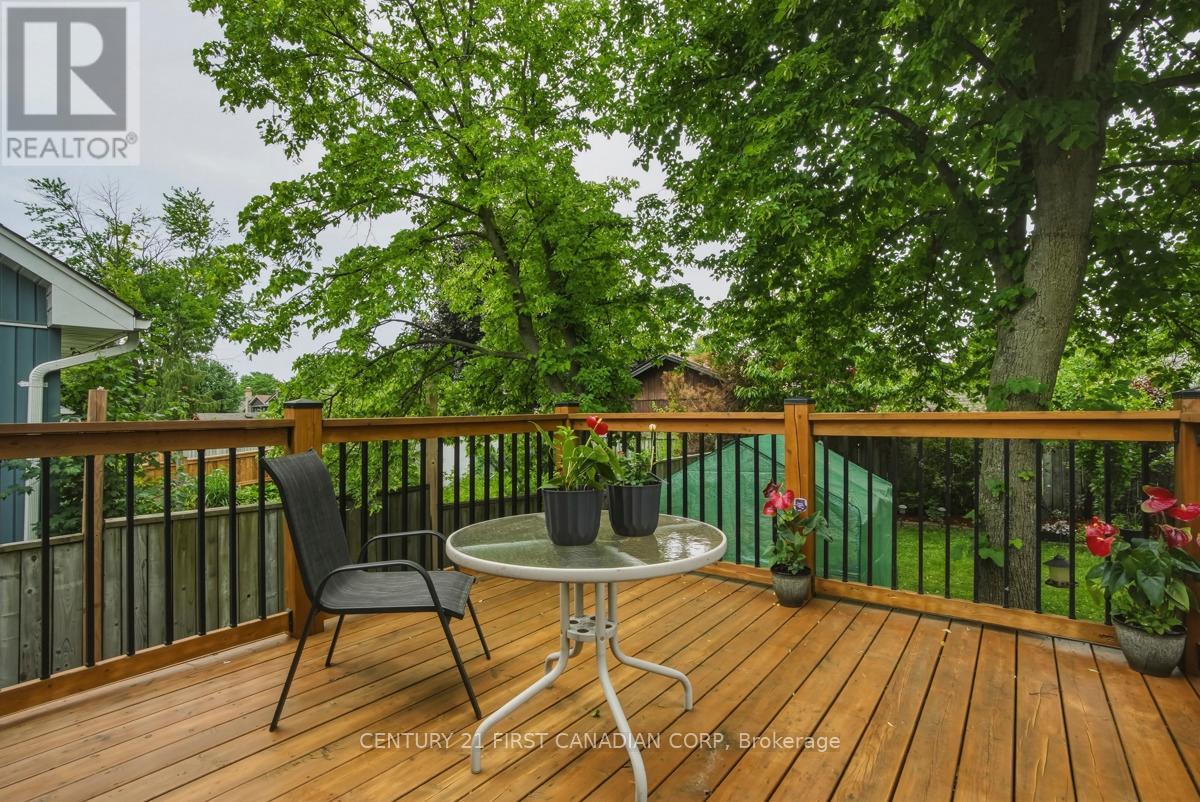 27 TUMBLEWEED CRESCENT - 38