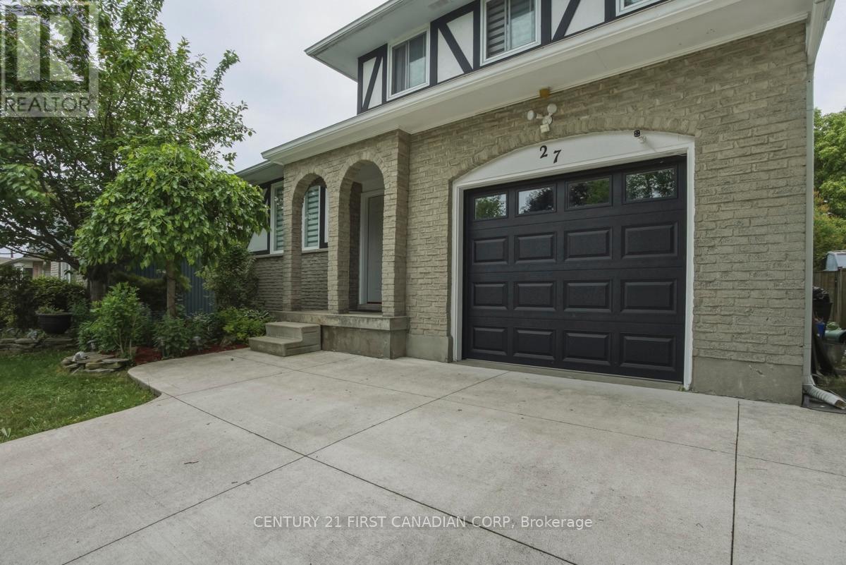 27 TUMBLEWEED CRESCENT - 4