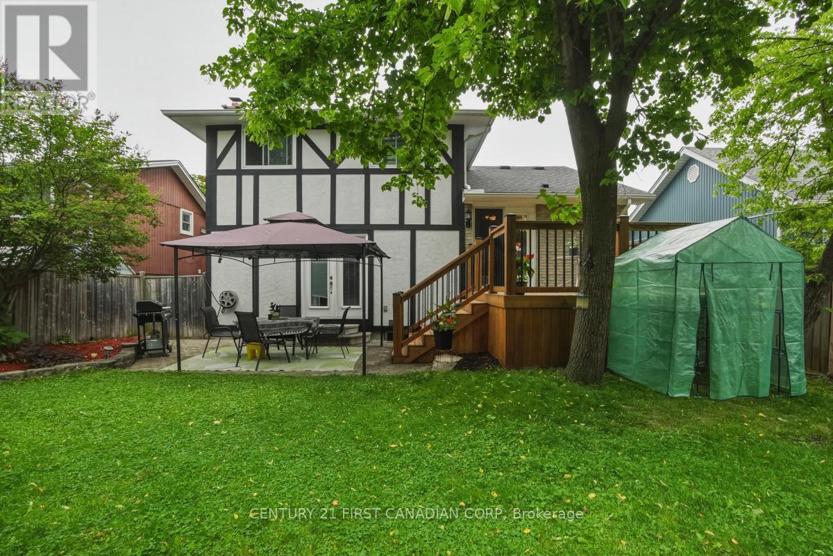 27 TUMBLEWEED CRESCENT - 46