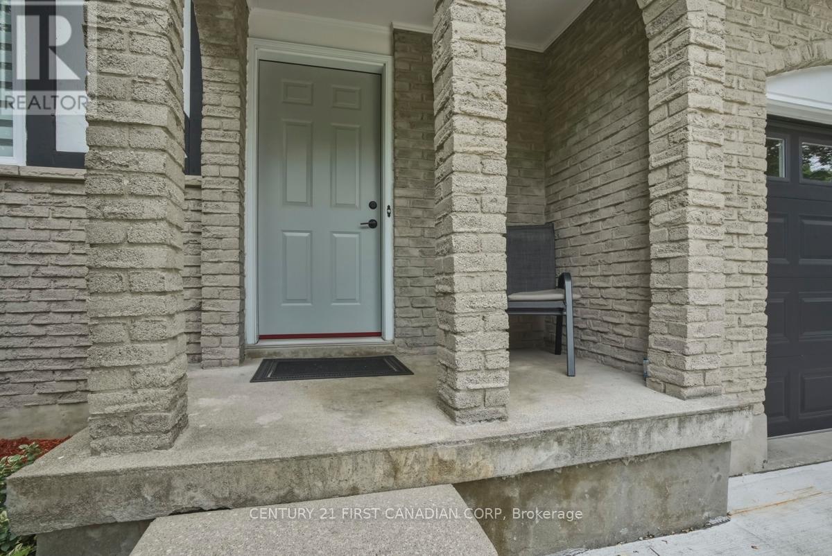 27 TUMBLEWEED CRESCENT - 6