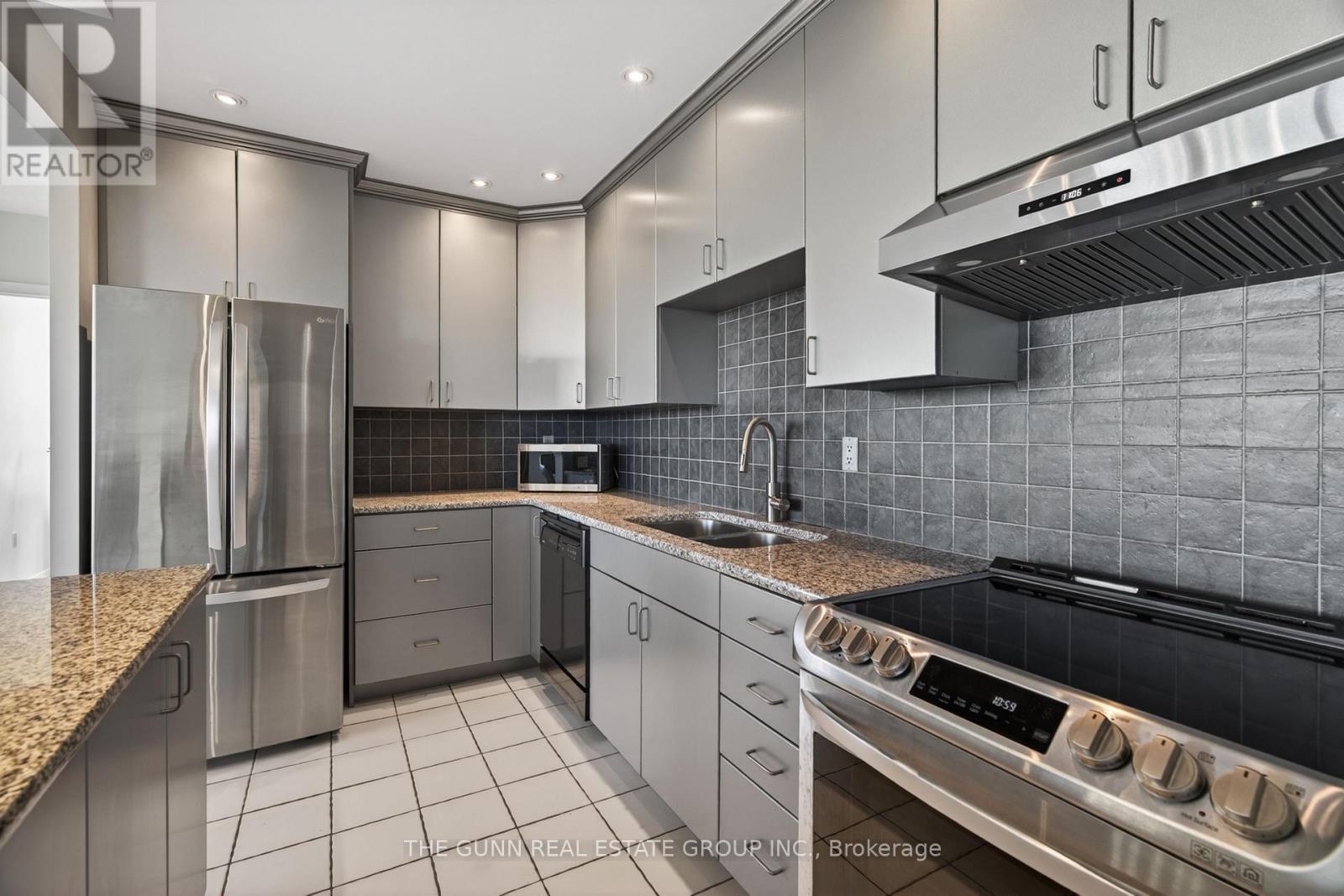 #607 549 RIDOUT STREET - 17