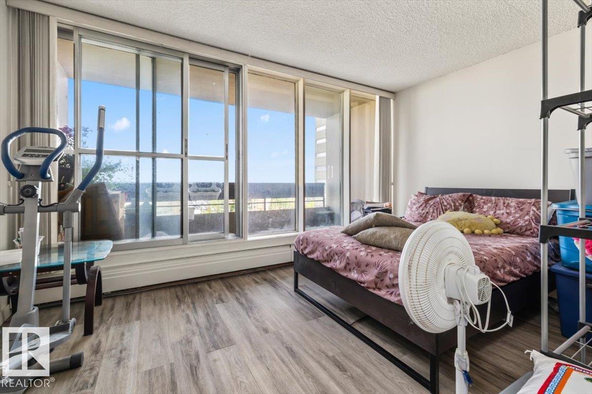 #77 8735 165 ST NW - 12
