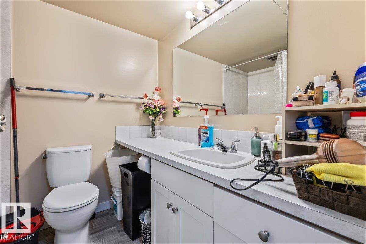 #77 8735 165 ST NW - 15