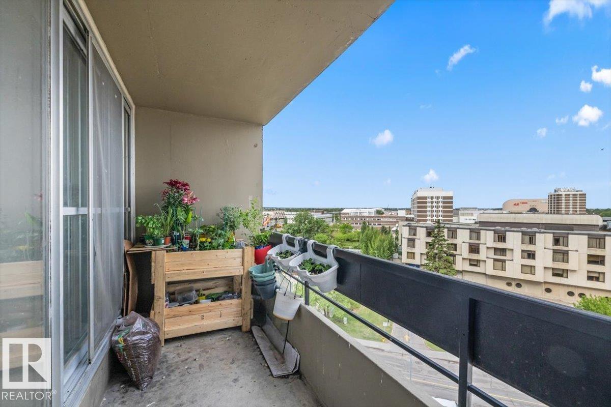 #77 8735 165 ST NW - 17