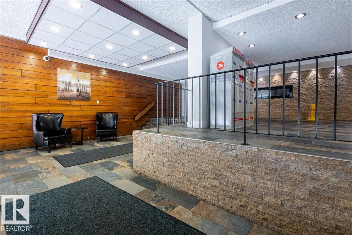 #77 8735 165 ST NW - 21