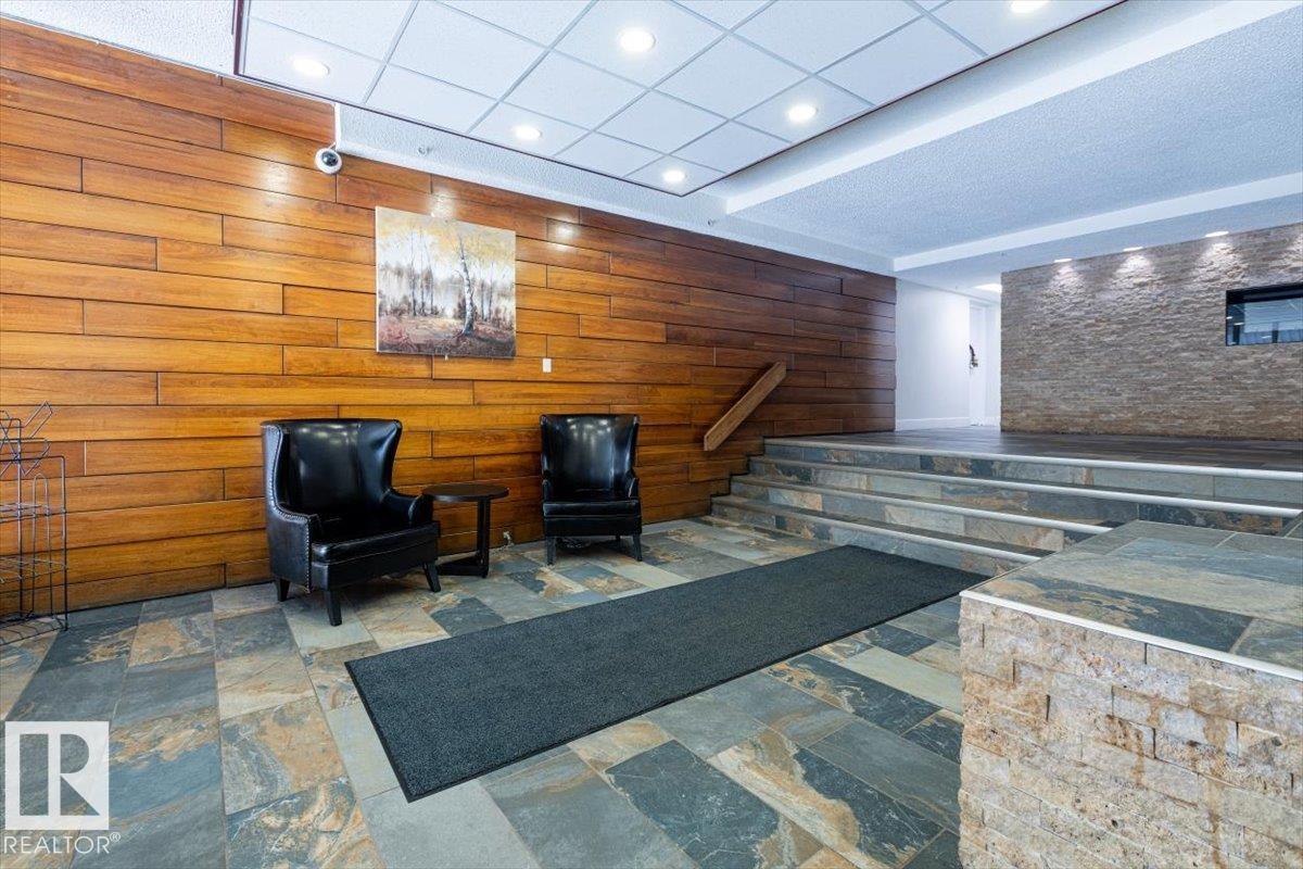 #77 8735 165 ST NW - 22
