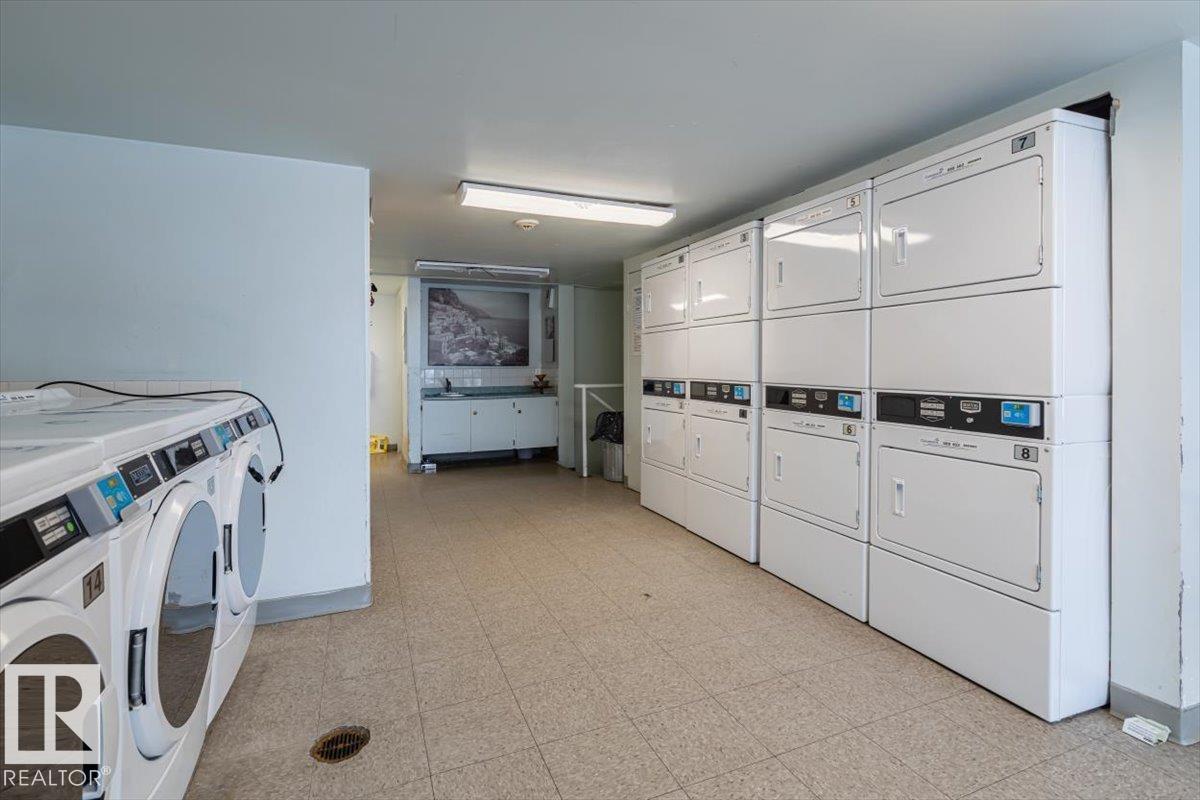 #77 8735 165 ST NW - 23