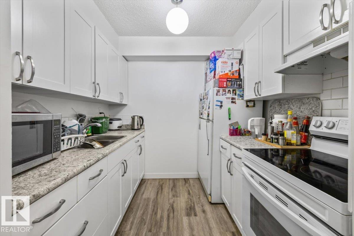#77 8735 165 ST NW - 4