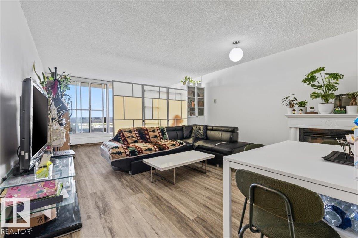 #77 8735 165 ST NW - 8