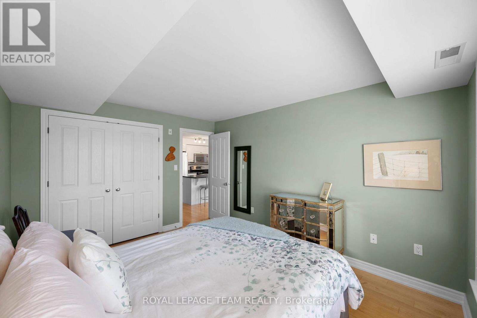 2 Bed, 2 Bath House for Sale in Ottawa – 101 – 14 NORICE STREET, Ottawa – MLS# X13425972 - Image 19