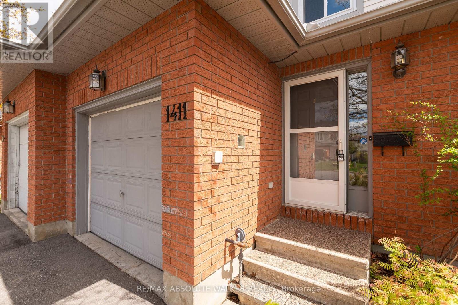 1411 CARAVEL CRESCENT - 2