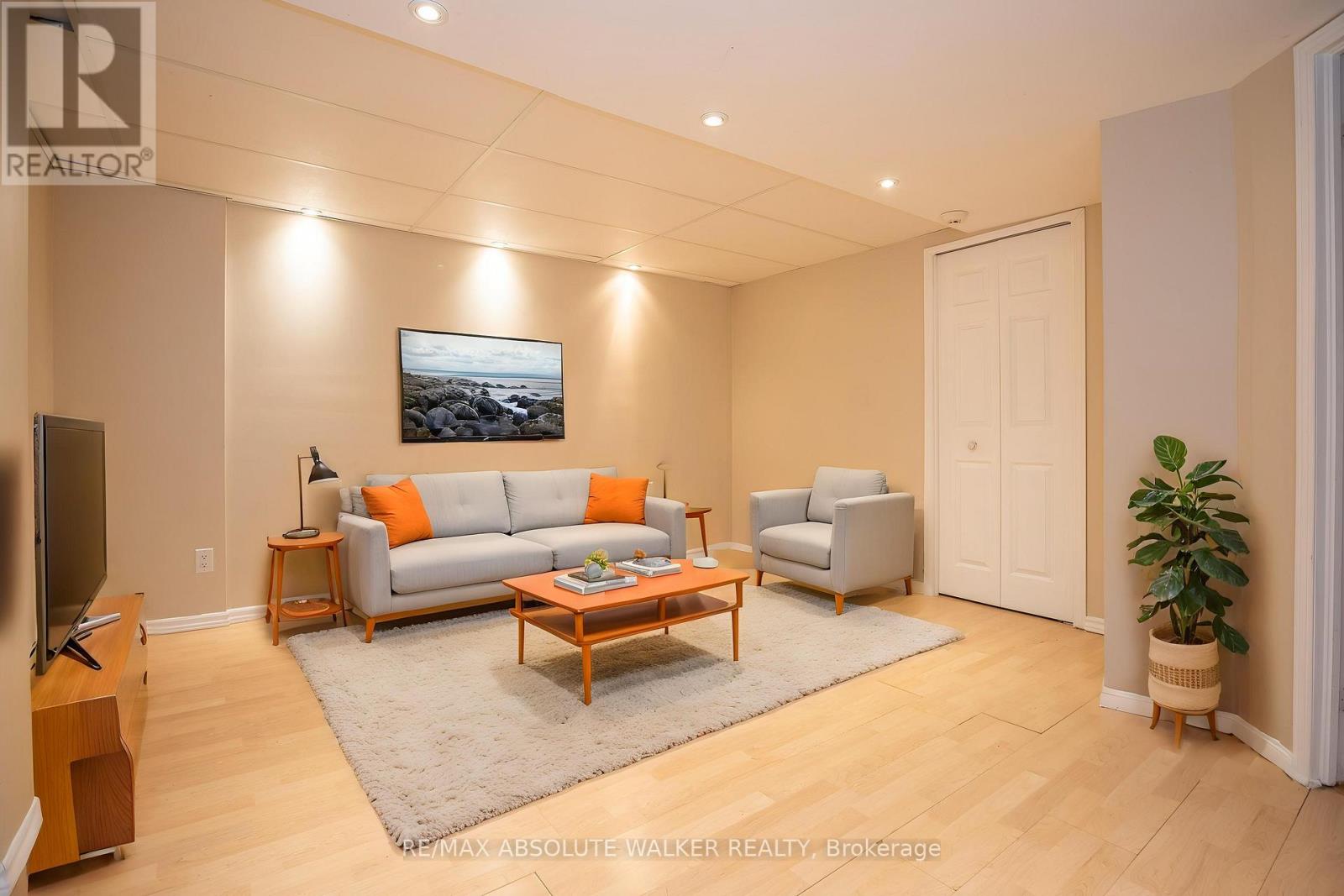 1411 CARAVEL CRESCENT - 22