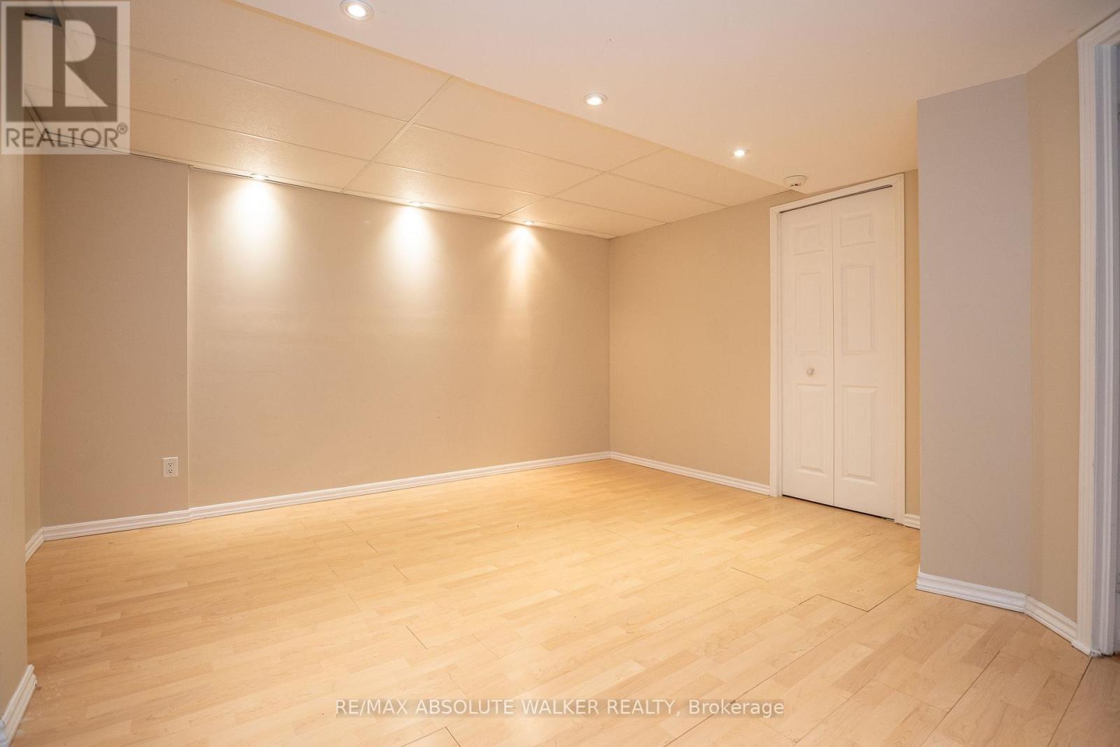 1411 CARAVEL CRESCENT - 23