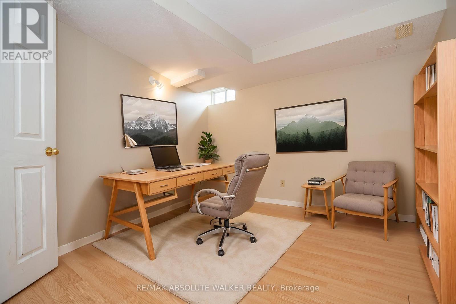 1411 CARAVEL CRESCENT - 24