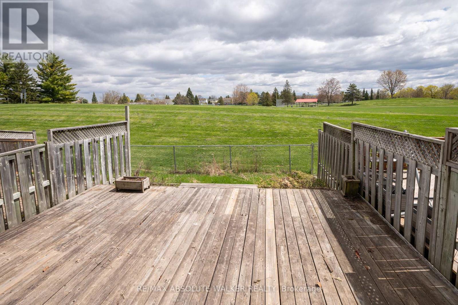 1411 CARAVEL CRESCENT - 27