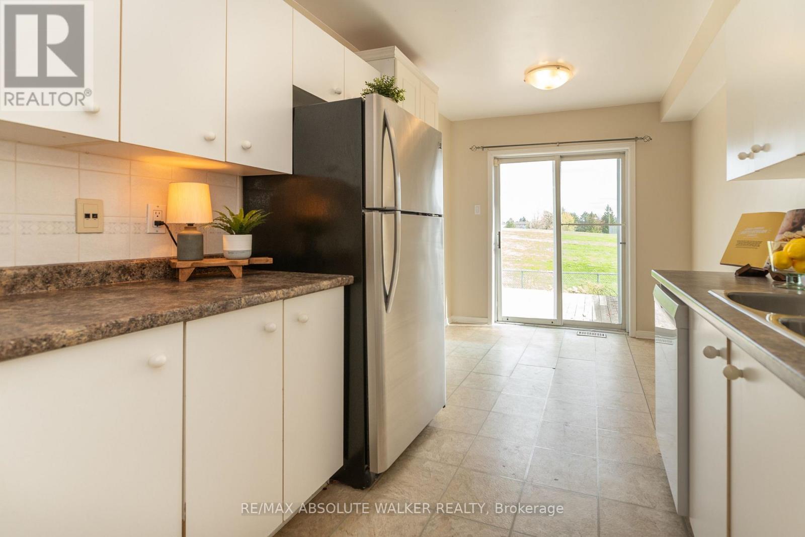 1411 CARAVEL CRESCENT - 6
