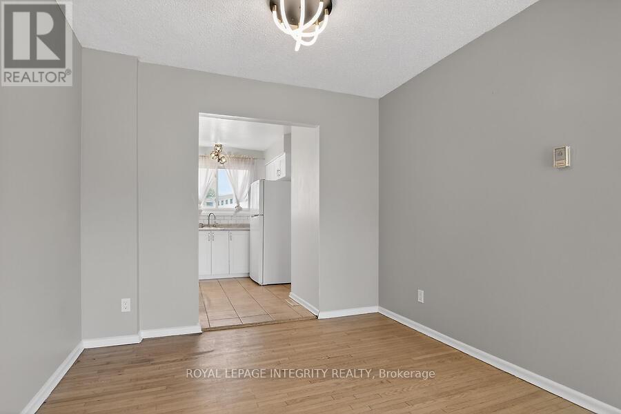 427 MOODIE DRIVE - 8